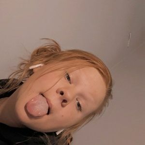 Meet your Posher, Chloe